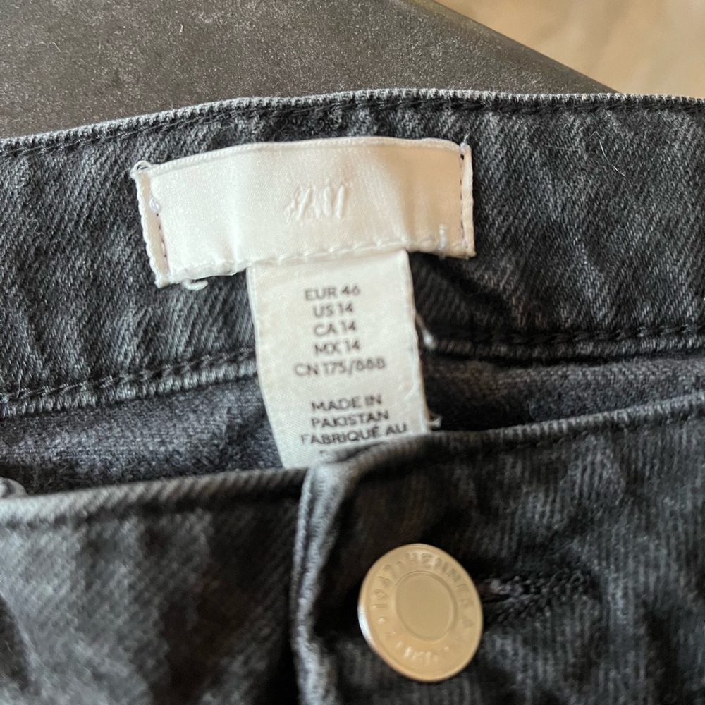 H&M Black flare jeans - Picture 2 of 4